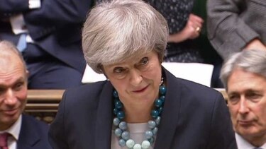 Theresa May aplaza votación en el Parlamento sobre 'brexit'