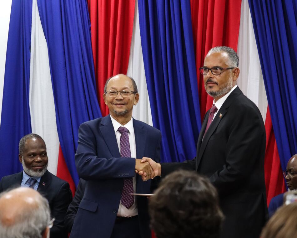 Toma posesión el nuevo primer ministro de Haití