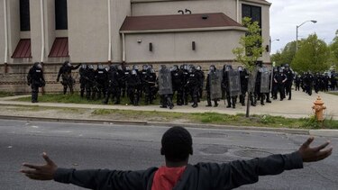 Los disturbios de Baltimore son de los más graves en los últimos meses