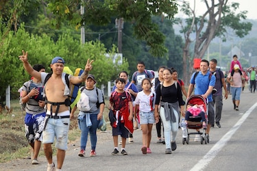 ‘Viacrucis migrante’ pide diálogo con el Gobierno de México durante su avance