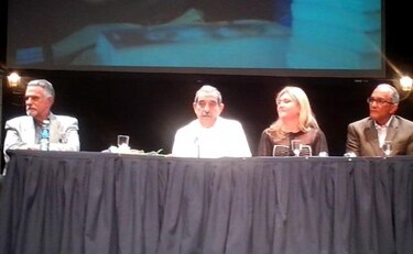 Con homenaje a Ernesto 'Neco' Endara clausura la feria del libro