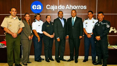 Caja de Ahorros se reúne con estamentos de seguridad