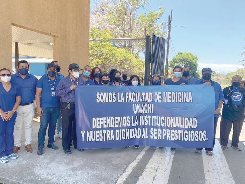 Unachi: subalternos de rectora muestran su apoyo 