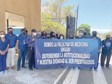 Unachi: subalternos de rectora muestran su apoyo