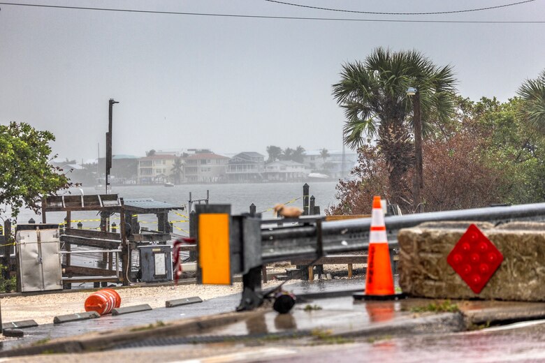 Emiten alerta de tornados para partes del sur de Florida por huracán Milton