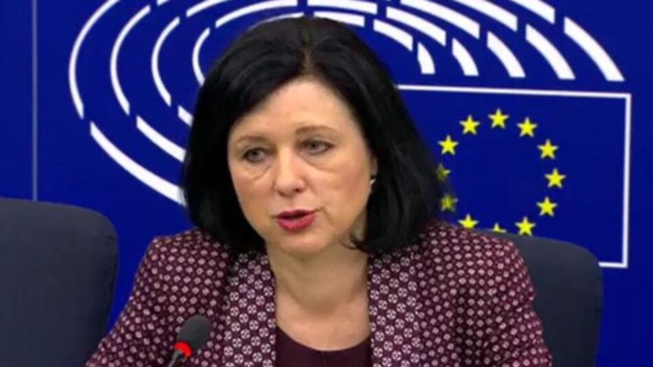 Comisaria europea justifica inclusión de Panamá y otros países en lista negra