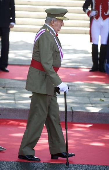 Rey Juan Carlos se despide en su último acto como jefe del Ejército