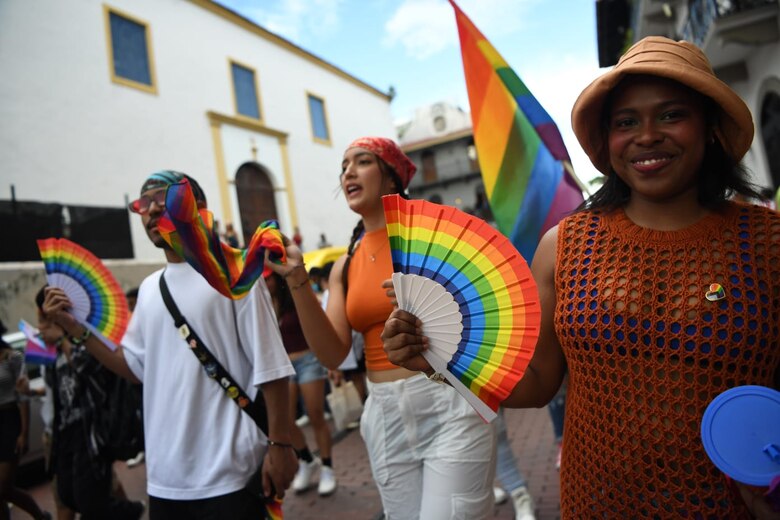Concluye el mes del orgullo en Panamá con una marcha que recorrió del Casco Antiguo a la Cinta Costera