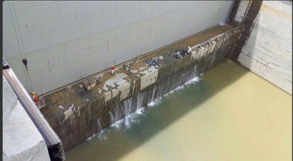 Vídeo revela que nueva esclusa del Canal de Panamá tiene filtraciones y no retiene el agua