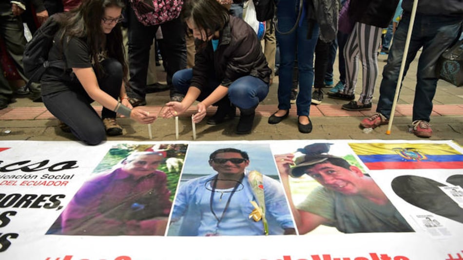 Presidente de Ecuador confirma que periodistas están muertos