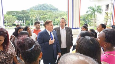 Patrick Fahy, exrival de Sergio Gálvez en primarias de CD, se inscribe en el PRD