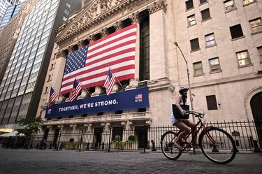 Wall Street terminó en alza  ante la espera de más apoyo a la economía