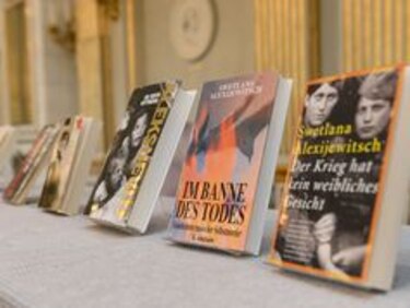 La bielorrusa Svetlana Alexievich gana el Premio Nobel de Literatura