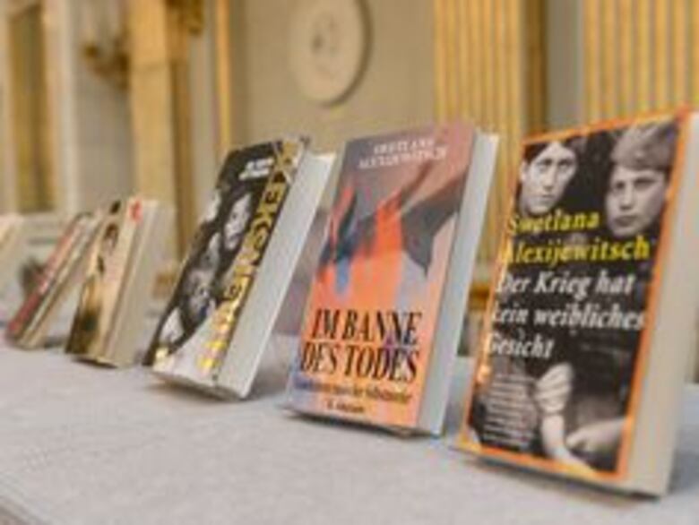 La bielorrusa Svetlana Alexievich gana el Premio Nobel de Literatura