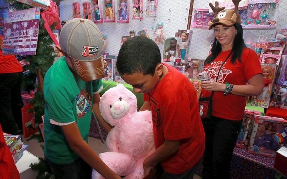 Fanlyc celebra una Navidad llena de colores