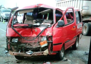 Colisión vehicular deja 10 heridos en Santiago
