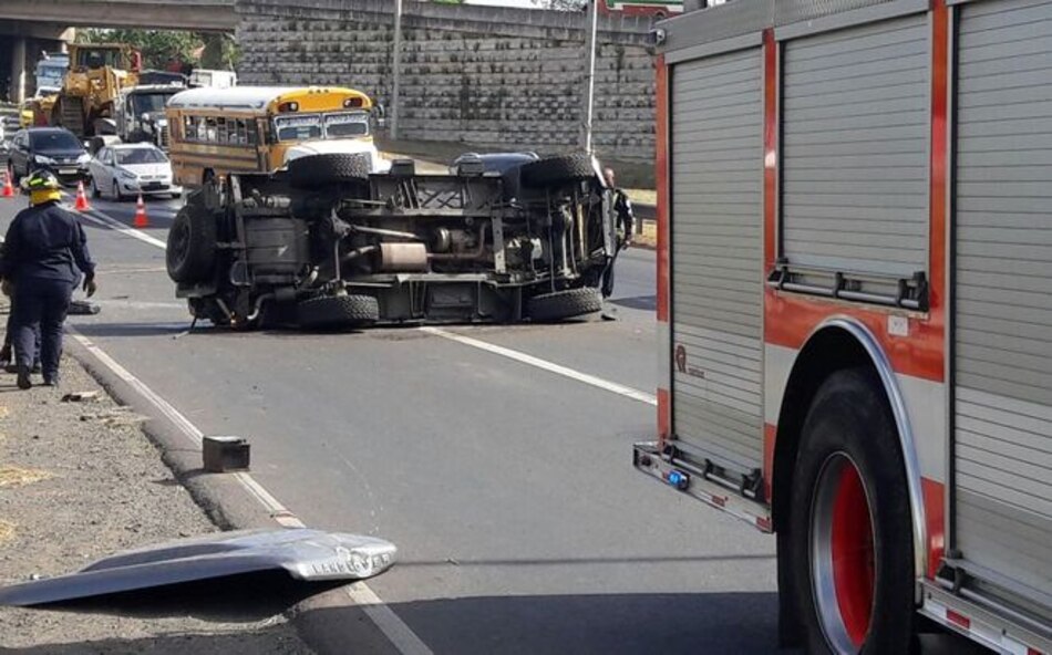 Gremios de seguros advierten sobre impacto del Proyecto de Ley 53 en las primas de autos