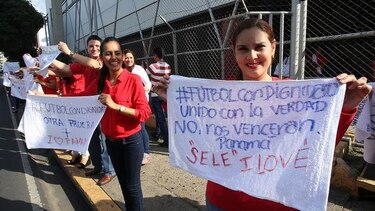 'Fútbol con dignidad' una campaña de Corprensa