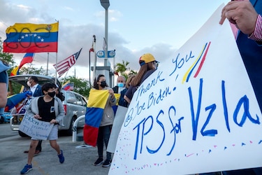 Juez bloquea la decisión de Trump de poner fin al TPS para venezolanos y haitianos
