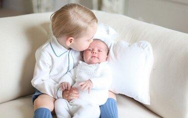 Fotos oficiales de la princesa Carlota con su hermano Jorge