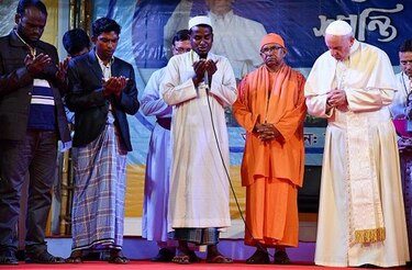El papa Francisco cierra su gira por Asia tras reunirse con refugiados rohinyás