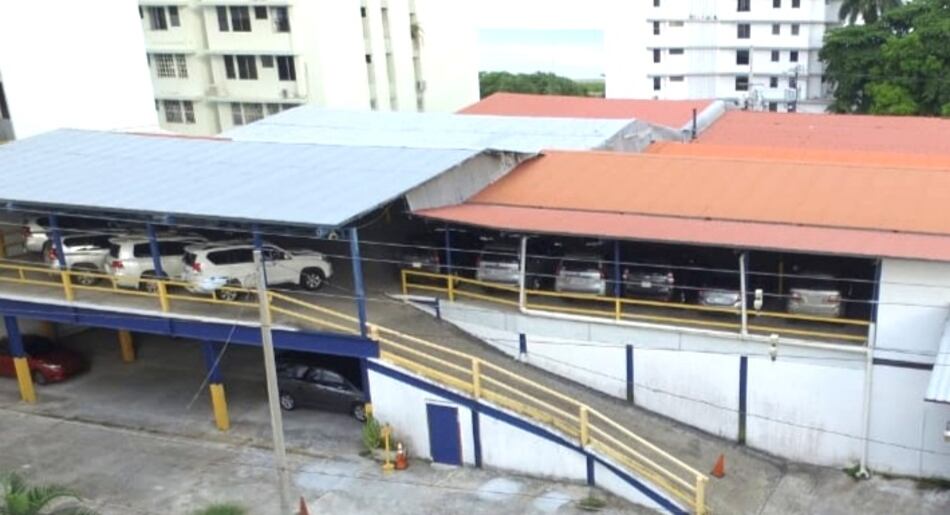 Diputados del PRD se congregan en un restaurante, en plena cuarentena