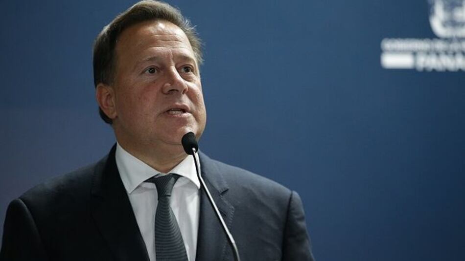 Denuncian al expresidente Varela por el contenido de los Varelaleaks