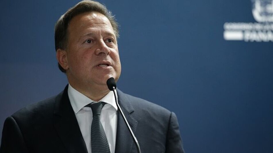 Denuncian al expresidente Varela por el contenido de los Varelaleaks