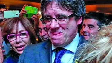 España retira orden de captura a Carles Puigdemont