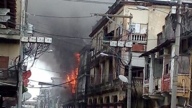 Se incendia caserón en Colón