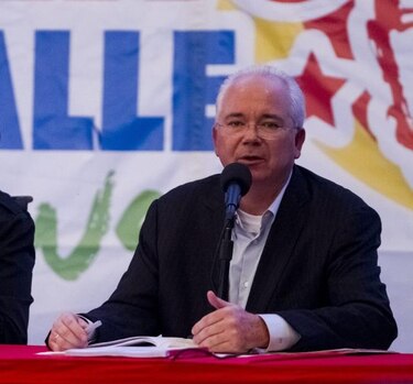 Gobierno venezolano niega fracaso de su modelo económico