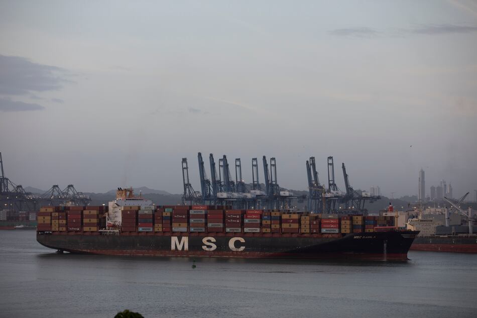 China y Estados Unidos compiten por el control de los puertos en Panamá