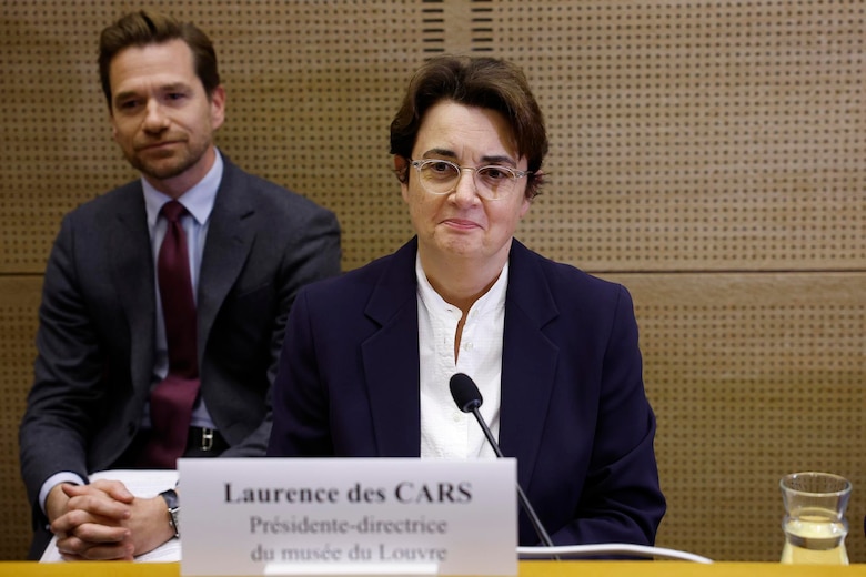 Dos sospechosos fueron detenidos por el robo del Louvre cuando uno de ellos iba a salir del país