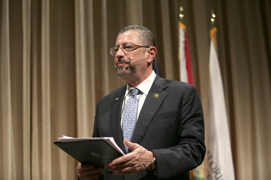 Presidente de Costa Rica, Rodrigo Chaves, dice que acusación penal en su contra es ‘absurda’