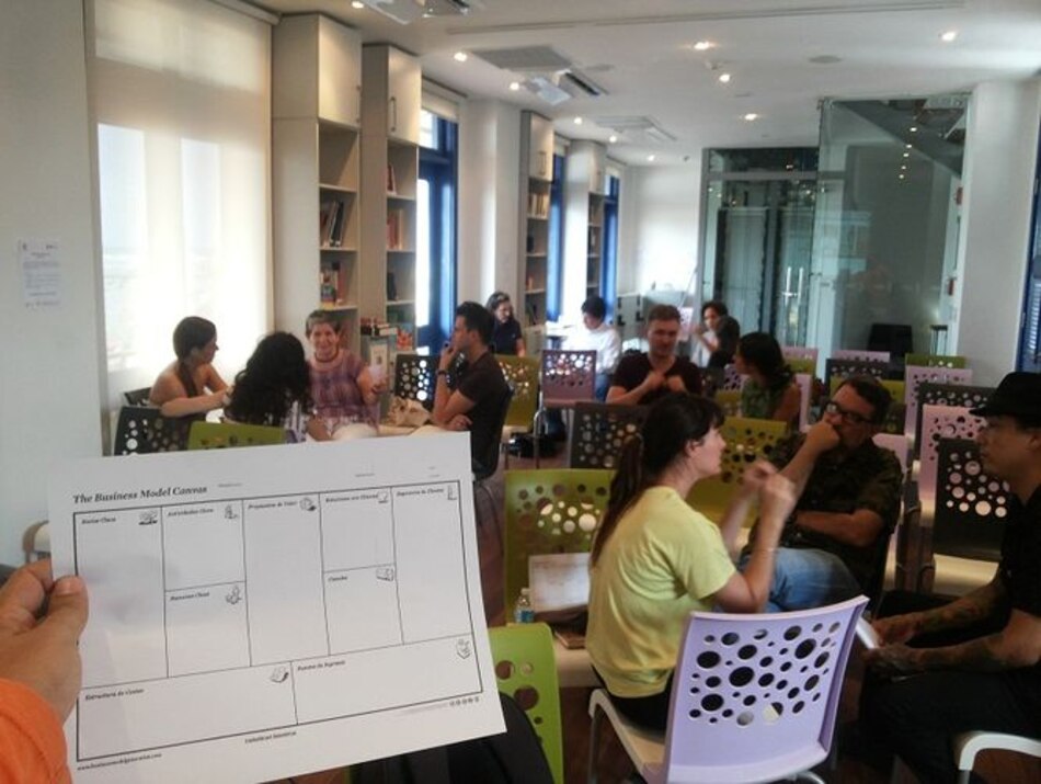 Cultura Naranja PTY, emprendedores en color naranja