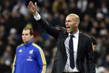 Real Madrid golea al Deportivo en el estreno de Zidane como técnico
