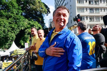 El Supremo de Brasil impone a Bolsonaro la tobillera electrónica y le prohíbe usar redes sociales