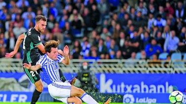 Real Madrid gana y sigue de cuarto