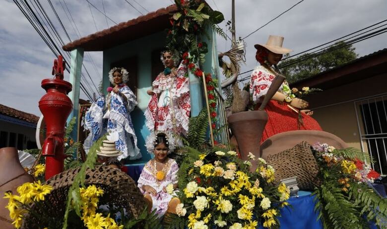 Las Tablas recibe a las polleras de Panamá