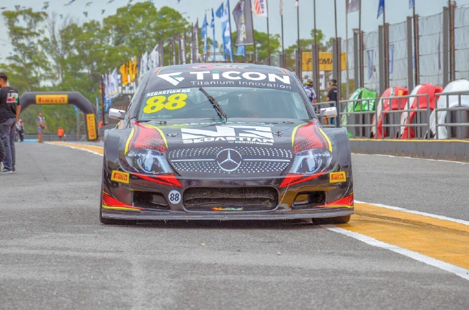 Piloto panameño se abre paso en Argentina