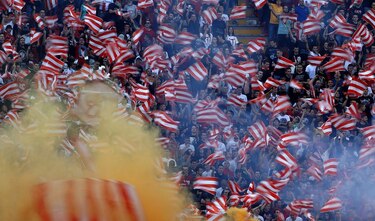 Nuevos positivos amenazan el regreso del público a los estadios europeos