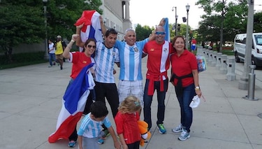 Panamá vive su fiesta en las afueras del Soldier Field