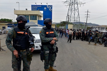 Suben a 119 los presos muertos en amotinamiento en cárcel de Ecuador