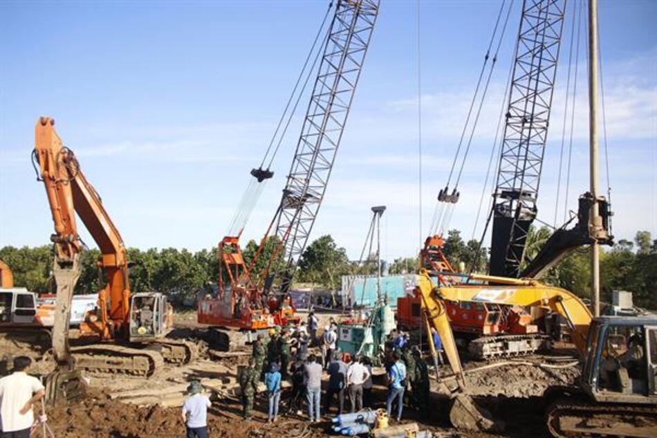 Declaran muerto al niño caído en un hueco de 35 metros de profundidad en Vietnam