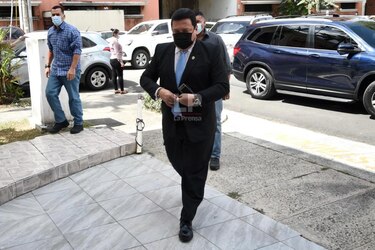 Ulloa no da nombres de imputados en escándalo