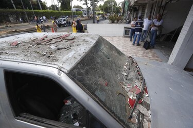 El conflicto marca la campaña electoral colombiana mientras avanzan pesquisas de atentados