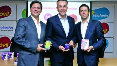 +Móvil y Motorola presentan equipos