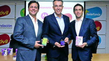 +Móvil y Motorola presentan equipos