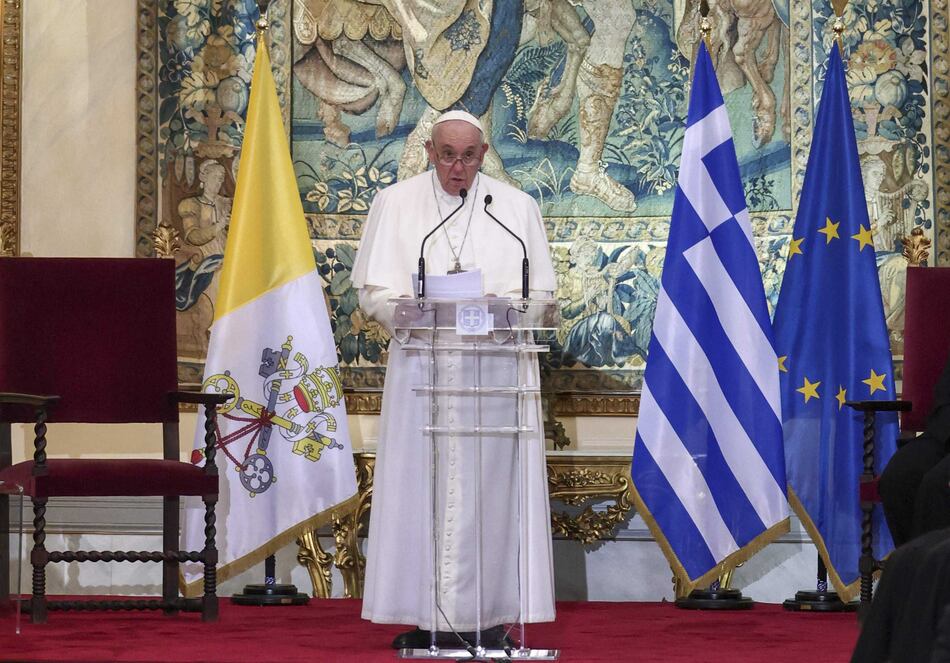 El papa denuncia en Atenas una Europa ‘desgarrada por los egoísmos nacionalistas’