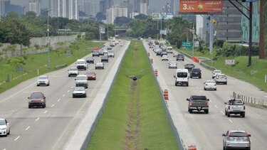 90% de avance en habilitación a tres carriles de los corredores